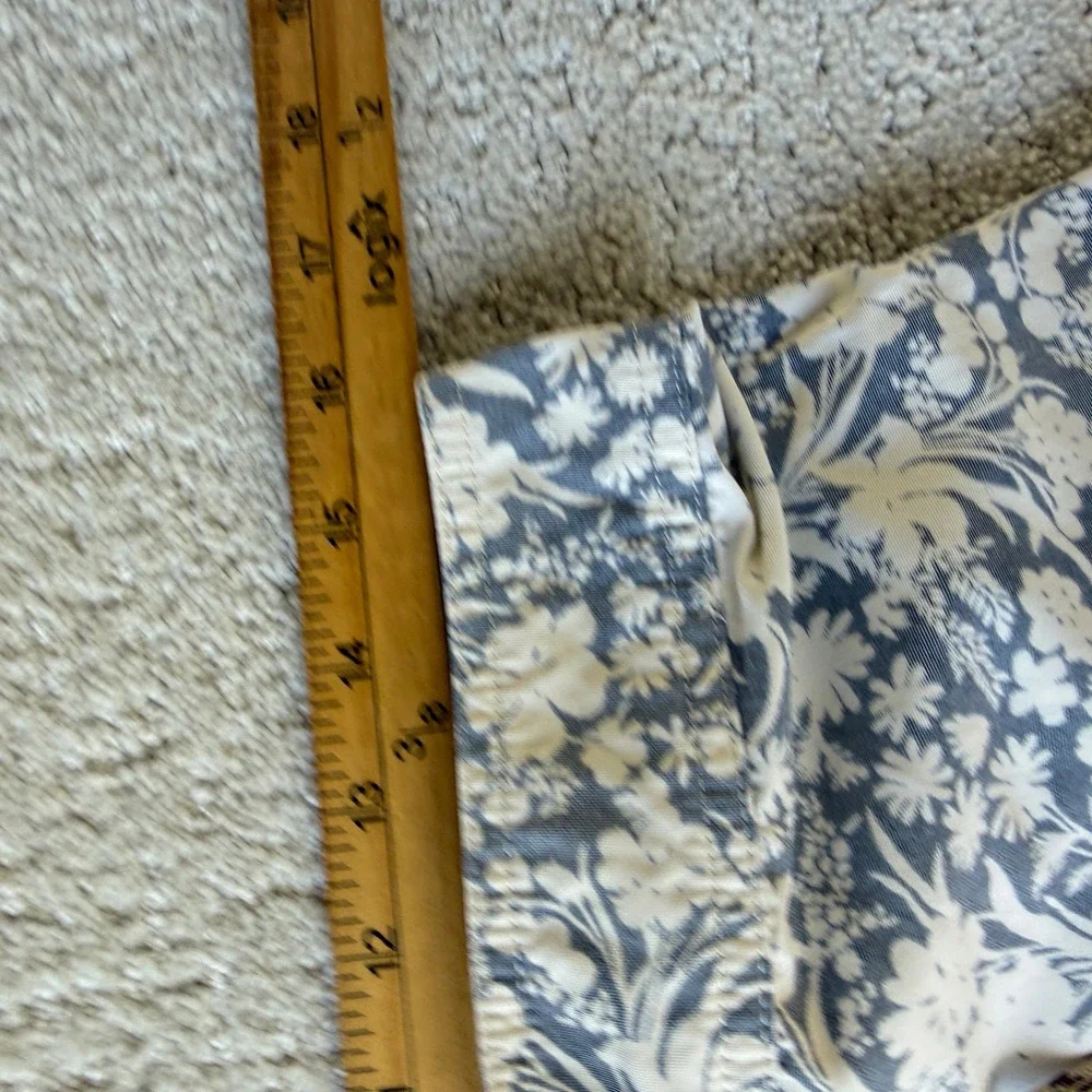 Patagonia Wavefarer Board Shorts Men 31 Blue Floral Print 86772S8 Nylon